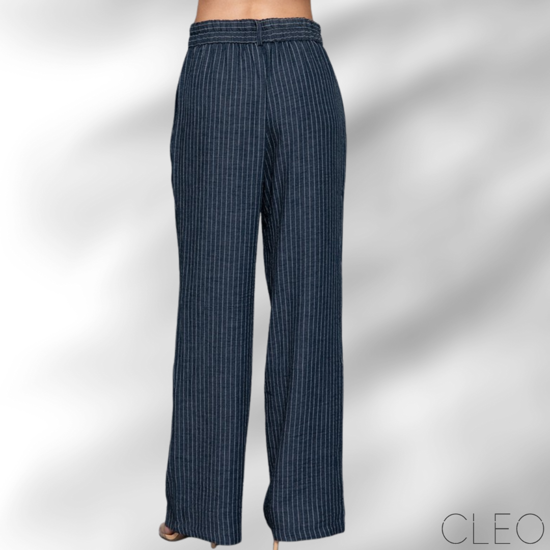 Pantalón azul de rayas