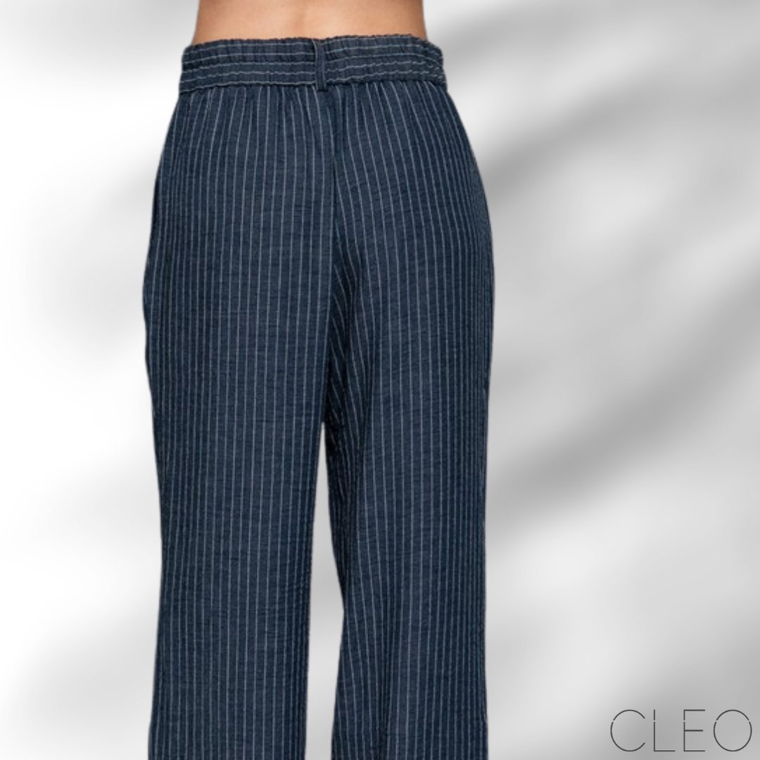 Pantalón azul de rayas