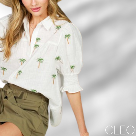 Blusa camisera blanca de palmeras