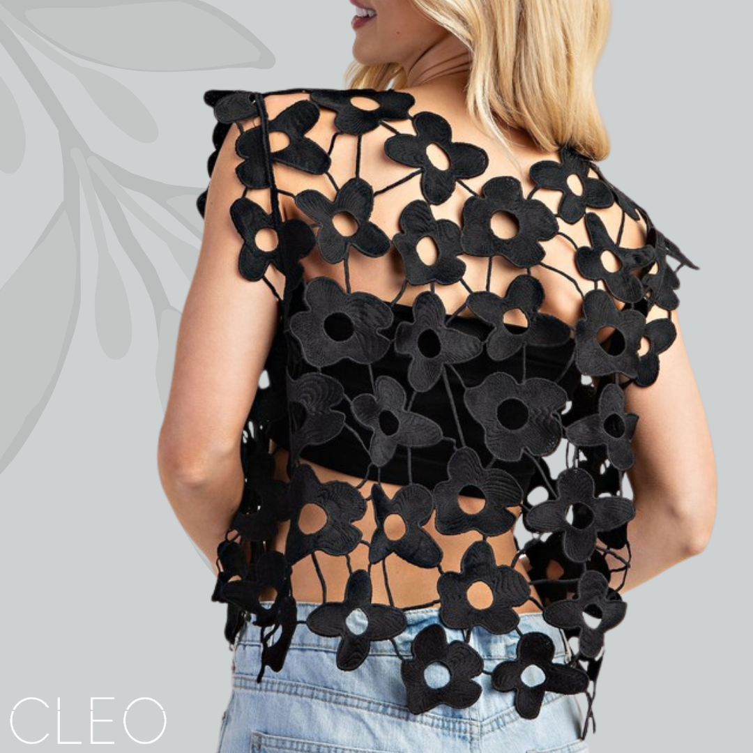 Blusa negra calada